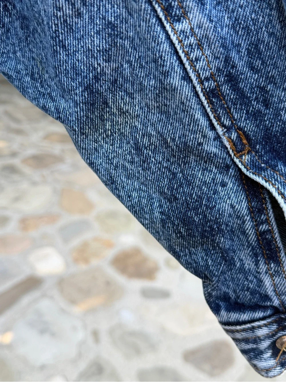 Guess? Vintage 90’s Acid Wash Cropped Denim Jacket - Blue Size Large - Picture 6 of 6